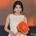 出口夏希、純白ワンピ＆大ぶりアクセで存在感「non-no」モデルとして初ランウェイ【GirlsAward 2025SS】 画像