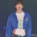 水沢林太郎、スモーキーメイクでクールな雰囲気【GirlsAward 2025SS】 画像
