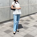 初夏といえばこの組み合わせ！白×ライトデニムの爽やかスタイル【40代の毎日コーデ】 画像