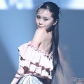 YouTuberさくら、ワンショルトップスから美背中のぞく【TGC香川2025】 画像