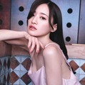 中田花奈、キャミ姿で艶っぽい表情 2nd写真集表紙解禁【掻き立てる】 画像