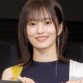 山本彩「なんか恥ずかしい」ミニ丈私服で色白美脚輝く「レア」「スタイル抜群」の声 画像