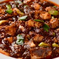 陳麻婆豆腐900円、牡蠣陳麻婆豆腐1100円／提供画像