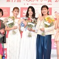 「ベストマザー賞」を受賞した山崎ナオコーラ、Dream Ami、森泉、高橋礼華、鷲見玲奈（C）モデルプレス