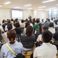 情報発信コーナーのようす