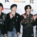 INI西洸人が重め前髪×リムレス 木村柾哉はベレー帽…“リアル王子”ビジュアルで会場圧倒【KCON JAPAN 2025／レッドカーペット】 画像