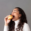 お育ちに差が出る「パンの食べ方」。常識ある大人は当然に身につけているテーブルマナー 画像