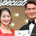 高梨臨、夫・槙野智章への粋な誕生日プレゼント公開 肩組み2ショットに反響「憧れの夫婦」「愛が溢れてる」 画像
