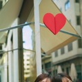 乃木坂46筒井あやめ、ハートマーク下でほっぺをギュッ 1st写真集先行カット第14弾解禁【感情の隙間】 画像