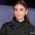 滝沢眞規子、豪邸で存在感を放つ枝物＆愛犬用サラダバー公開「規模が違う」「植物も伸び伸びできそう」の声 画像