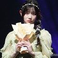 「今日好き」秋山みづき、花束贈るファンサで会場沸かす【学生ランウェイ2025 SUMMER】 画像