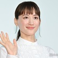 綾瀬はるか、M!LK佐野勇斗の人柄絶賛  制作統括は裏話明かす「さすが現役のアイドル」【ひとりでしにたい】 画像
