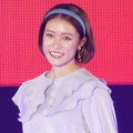 「スタイル良すぎ」王林、すらり美脚の衣装SHOTに絶賛の声「脚が長い！」「スタイリッシュ」 画像