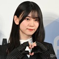 櫻坂46、桜散るクールな黒スーツで登場 8人で“特別なポーズ”披露もMCからツッコミ【ASEA 2025 レッドカーペット】 画像