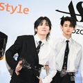 「Run Wild」を踊るYUMA（ユウマ）を見るEJ（ウィジュ）、JO（ジョウ）、HARUA（ハルア）（C）モデルプレス
