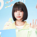 あのちゃん、私物のぬいぐるみに囲まれたリラックスSHOTに反響「めっちゃ可愛い」「好き」 画像