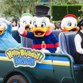 ドナルドのバースデーをお祝いするデコレーションやグッズも登場！1日1回、期間限定のグリーティングドライブ
