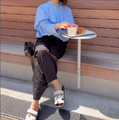 ブルーが主役！色から季節を投入。初夏モードな大人かわいいパンツコーデ【40代の毎日コーデ】 画像