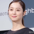 佐々木希「イヤイヤ期真っ只中」娘の2歳の誕生日を報告「手作りケーキ可愛い」「部屋の飾り付け素敵」の声 画像