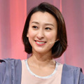 浅田舞、美デコルテを大胆に見せたドレスSHOTにファン釘付け「セクシー」「オーラを感じます」 画像