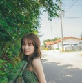 秋元真夏、“個人初”フォトブック決定 美ボディ際立つ水着姿＆大雪の露天風呂での撮影も【淡淡】 画像