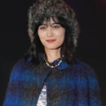 山下美月、海外でも“ポケカ”！にこにこ笑顔SHOTに「喜んでる顔が愛おしい」「楽しそう」の声 画像