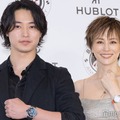 山崎賢人＆米倉涼子「35歳の高校生」クラスメイト再会に感慨「大事な作品」「全然手の届かないような大人に」 画像