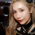 双子出産のヘラヘラ三銃士ありしゃん、自宅でのニューボーンフォト公開「可愛すぎる」「すでにママそっくり」の声 画像