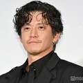 小栗旬「映画にはない部分の大変さもきっといっぱいあった」モデルとなった本人から手紙【フロントライン】 画像