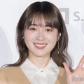 高山一実、“ギリギリ”ミニ丈から美脚スラリ「惚れる」「どんなコンセプトでも似合う」の声 画像