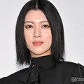 三吉彩花、ベッド寝転び素肌披露「ドキッとした」「肌真っ白で綺麗」と反響 画像