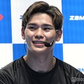 バレー西田有志選手、⼆⼦⽟川の街中で技披露 サービス精神で会場魅了 画像