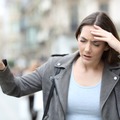「更年期なんて他人事だと思ってた」52歳の私を襲った突然の「動悸とめまい」、そこから始まった大変な日々は 画像