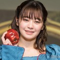 吉柳咲良、透けタイツから美脚際立つ「真っ赤が似合う」「綺麗」の声 画像