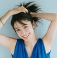 上戸彩、艶やかドレス姿披露「週刊FLASH」表紙登場 画像