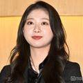 日向坂46富田鈴花、ミニワンピから美脚スラリ 写真集オフショに「スタイル抜群」「絵になる」の声 画像
