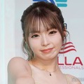 ゆいちゃみ、美ウエストちら見せ 沖縄満喫ショット公開「可愛すぎ」「スタイル良い」の声 画像