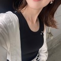 大人はどう着る？【ユニクロ×アニヤ】コラボのおめめタンク。こなれ見えの秘訣は、あえてのシンプル【40代の毎日コーデ】 画像