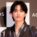 志尊淳、オフ感あふれるインドネシアSHOTに「写真集みたい」「とてもいい表情」の声 画像