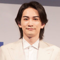 町田啓太、“お腹も心も満腹”イタリア満喫SHOTに反響「かっこいい」「街並みに溶け込んでる」 画像