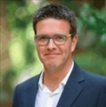 ニューヨーク大学特別教授のニル・ツク博士