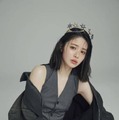 FRUITS ZIPPER鎮西寿々歌『ViVi』専属モデルに決定！ほっそり美肩＆美脚際立つアンニュイSHOT披露 画像