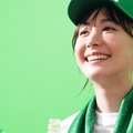 新垣結衣、自宅のお風呂場に“温泉マークのMy暖簾”「気持ちがワクっと」新CMではスポーティーな姿披露 画像