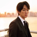 SUPER EIGHT横山裕、スーツ姿で“シゴデキ上司”熱演 ソロプロジェクト秘話・メンバーへの思い明かす 画像