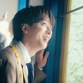 timelesz寺西拓人、初の単独CM出演 スーツ姿で満面の笑み見せる 画像