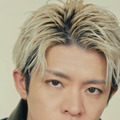 Number_i岸優太、力強いまなざしのアップSHOTにドキッ！普段は見られない“日常と非日常”に迫る 画像