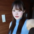 YouTuberになに、水着姿で大胆胸元開放「スタイル良すぎ」「色っぽい」の声 画像