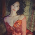 永尾まりや、大胆衣装で豊満美バスト披露 画像