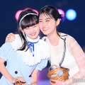 原菜乃華、シースルードレスで美肌透け マイカ ピュと頬くっつけ仲良しオーラ全開【関コレ2025A/W】 画像