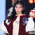 超ときめき宣伝部・坂井仁香、美スタイル際立つカジュアルコーデ スヌーピーとにっこり笑顔【関コレ2025A/W】 画像